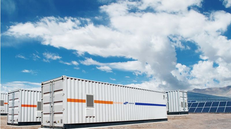 Walk-in BESS container